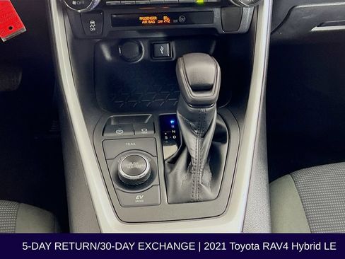 Used 2021 Toyota RAV4 LE AWD/4WD image 22