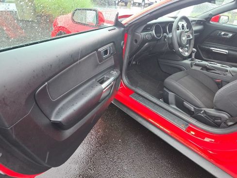Used 2022 Ford Mustang Coupe RWD image 8