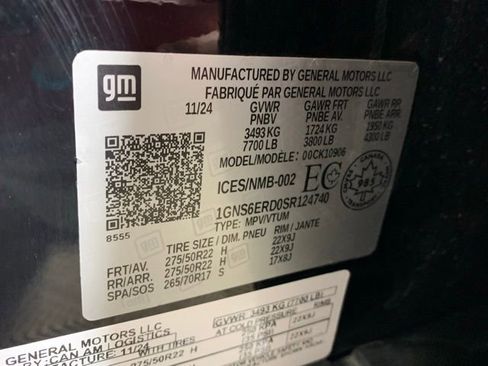 Used 2025 Chevrolet Suburban RST w/ Comfort Package image 40