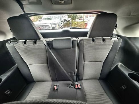 Used 2024 Toyota Highlander LE image 31