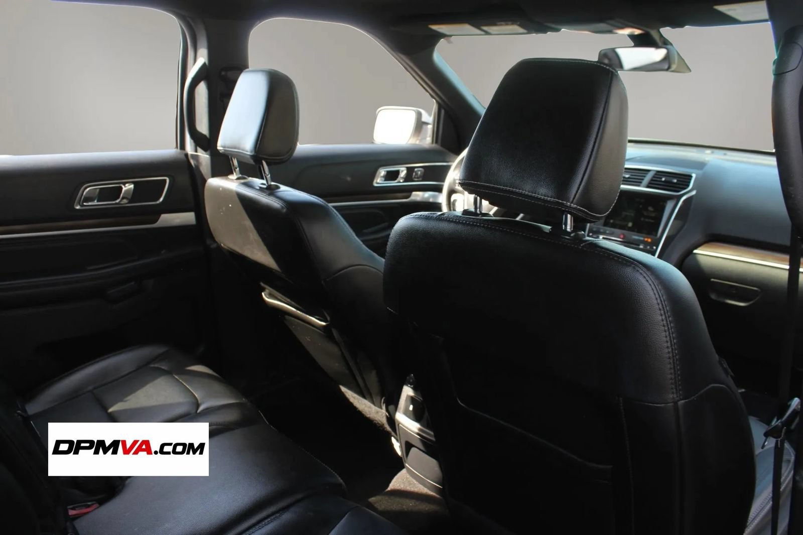 Used 2018 Ford Explorer Limited w/ Equipment Group 301A AWD/4WD image 19