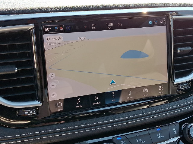 Used 2025 Chrysler Pacifica Limited FWD image 3