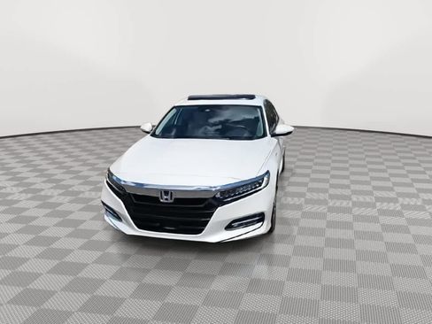 Used 2020 Honda Accord Touring image 3