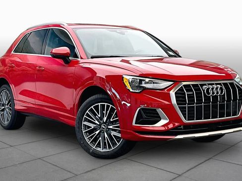 Used 2022 Audi Q3 2.0T Premium w/ Convenience Package AWD/4WD image 3