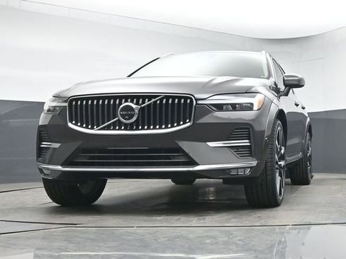 Used 2023 Volvo XC60 B5 Ultimate FWD image 37