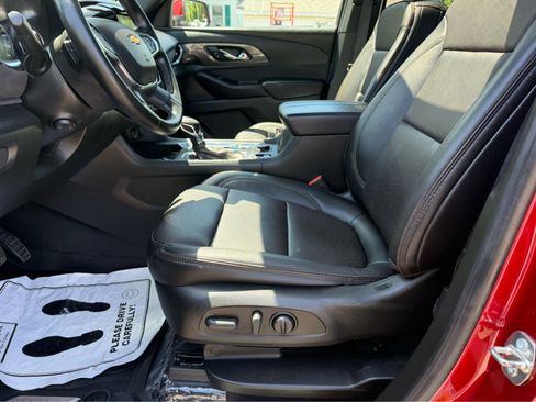 Used 2023 Chevrolet Traverse High Country w/ LPO, Floor Liner Package AWD/4WD image 11