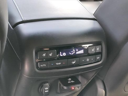 Used 2022 Hyundai Palisade Calligraphy w/ Winter Package AWD/4WD image 14