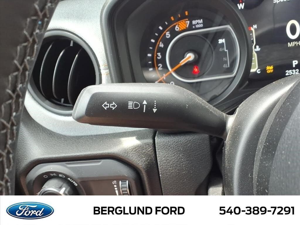 Used 2026 Jeep Wrangler Sport AWD/4WD image 35