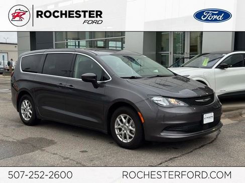 Used 2023 Chrysler Voyager LX FWD image 1