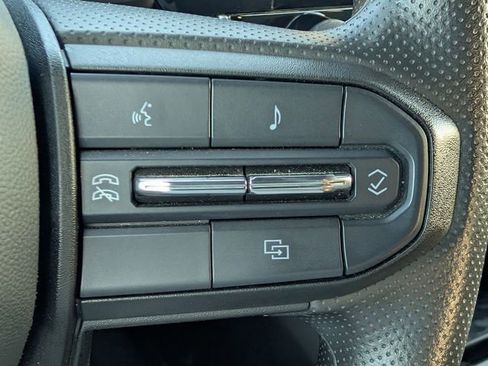 Used 2025 Chevrolet Colorado W/T RWD image 21