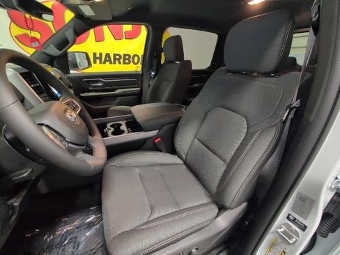 New 2026 RAM 1500 4x4 Crew Cab image 15