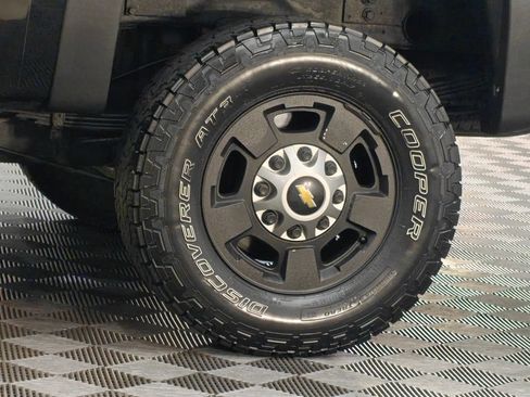 Used 2011 Chevrolet Silverado 2500 LT w/ Snow Plow Prep Package AWD/4WD image 41