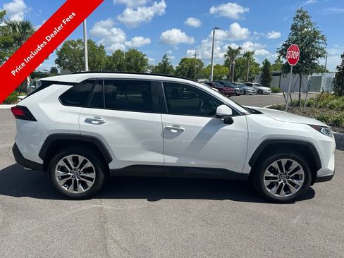 Used 2020 Toyota RAV4 Limited FWD image 6