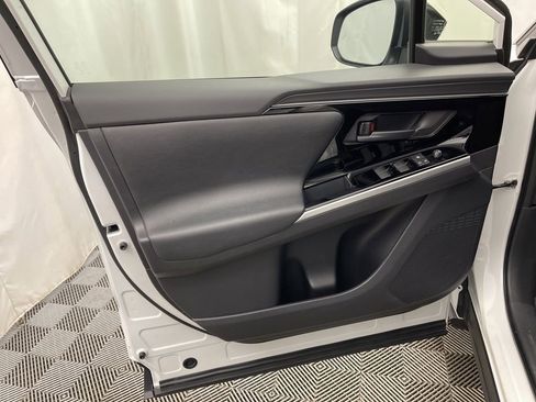 Used 2023 Toyota bZ4X XLE image 22