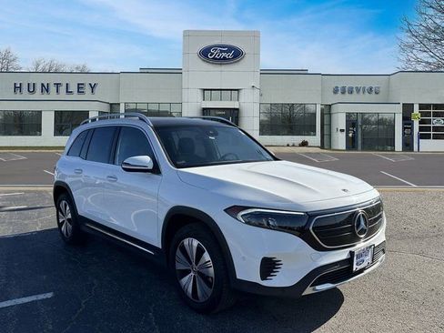 Used 2023 Mercedes-Benz EQB 300 4MATIC w/ Exclusive Package image 4