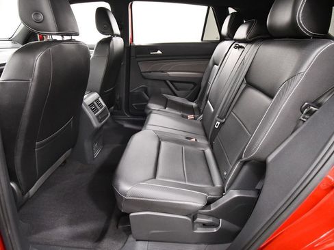 Used 2023 Volkswagen Atlas Cross Sport SE AWD/4WD image 15