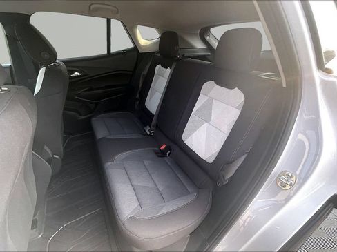 Used 2026 Chevrolet Trax LS w/ LS Convenience Package FWD image 24