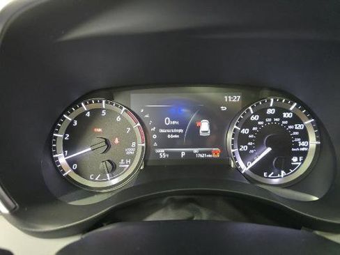 Used 2024 Toyota Highlander XLE image 7