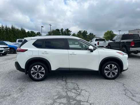 Used 2023 Nissan Rogue SV w/ SV Premium B Package AWD/4WD image 2