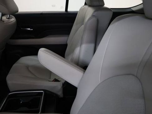 Used 2025 Toyota Grand Highlander FWD image 78