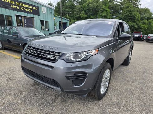 Used 2017 Land Rover Discovery Sport SE AWD/4WD image 4