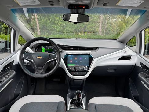 Used 2020 Chevrolet Bolt LT FWD image 2
