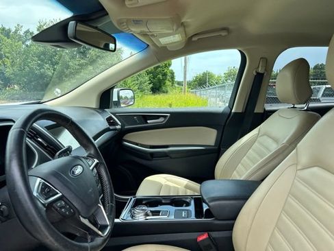 Used 2019 Ford Edge SEL w/ Equipment Group 201A FWD image 12