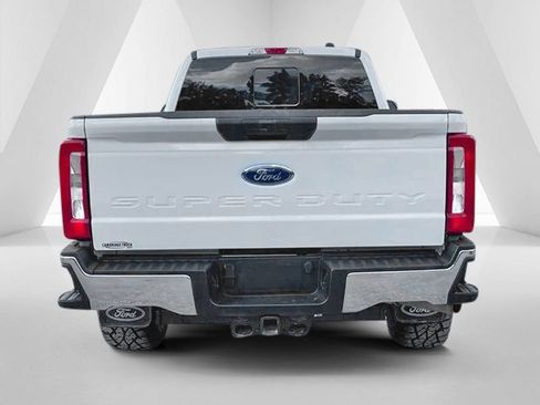 Used 2024 Ford F250 XLT w/ FX4 Off-Road Package AWD/4WD image 6