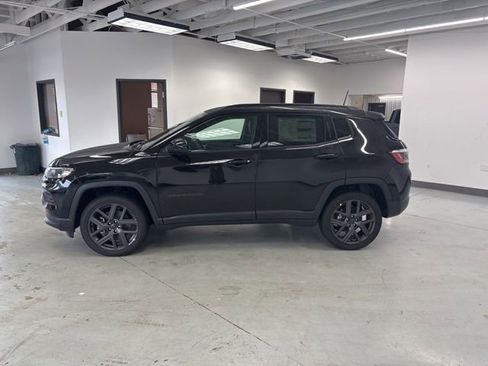 New 2026 Jeep Compass Latitude image 5