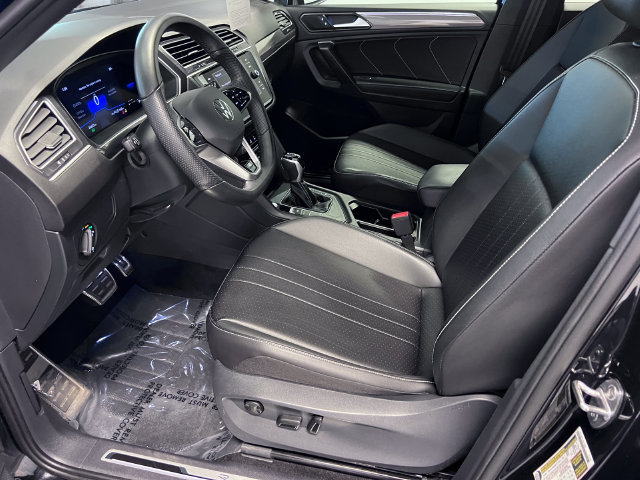 Certified 2024 Volkswagen Tiguan SE R-Line FWD image 4