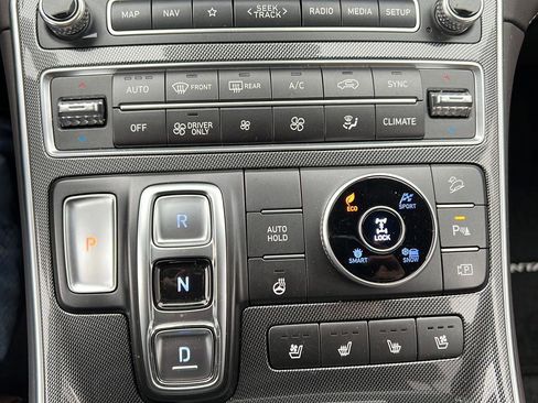 Used 2022 Hyundai Santa Fe Limited image 10