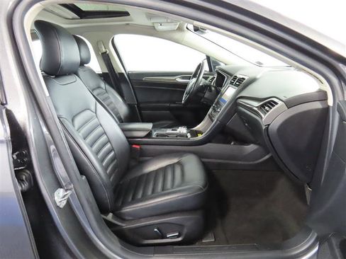 Used 2019 Ford Fusion SEL image 37