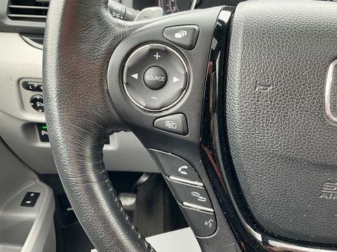 Used 2017 Honda Pilot Touring image 15
