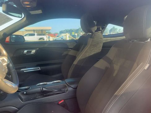 Used 2019 Ford Mustang GT RWD image 3