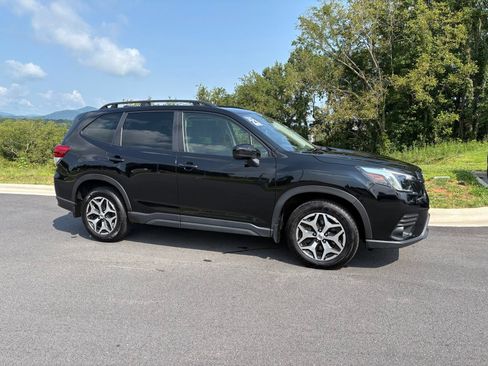 Certified 2023 Subaru Forester Premium w/ Popular Package #2 AWD/4WD image 7