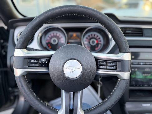 Used 2013 Ford Mustang Premium image 12