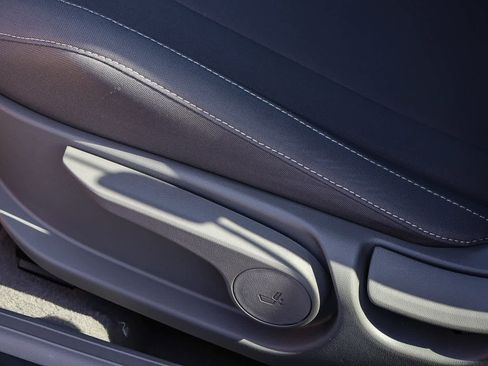 Used 2025 Hyundai Elantra Sport image 27