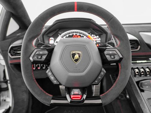 Used 2018 Lamborghini Huracan Performante AWD/4WD image 11