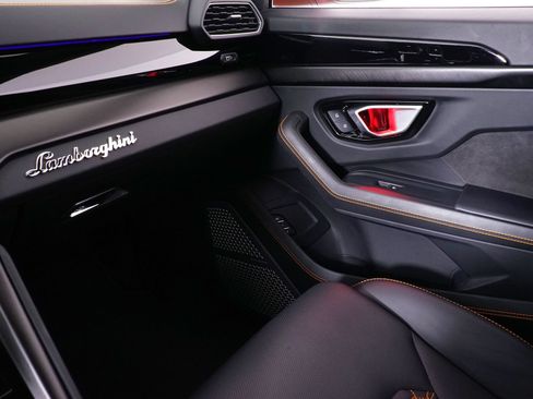Used 2024 Lamborghini Urus S AWD/4WD image 23