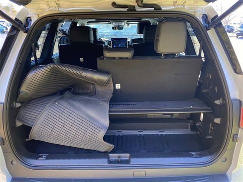 Used 2025 Toyota Sequoia Platinum image 31