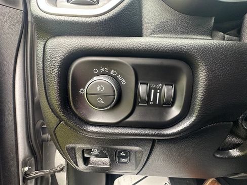 Used 2019 RAM 1500 Big Horn AWD/4WD image 16