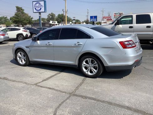 Used 2016 Ford Taurus SE FWD image 16