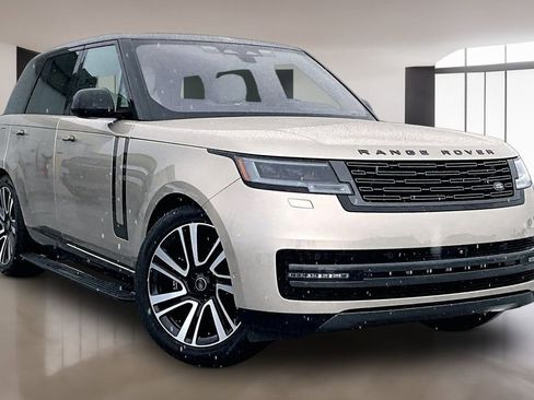 Certified 2023 Land Rover Range Rover SE image 3