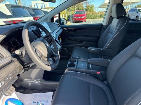 New 2026 Honda Odyssey Touring image 22