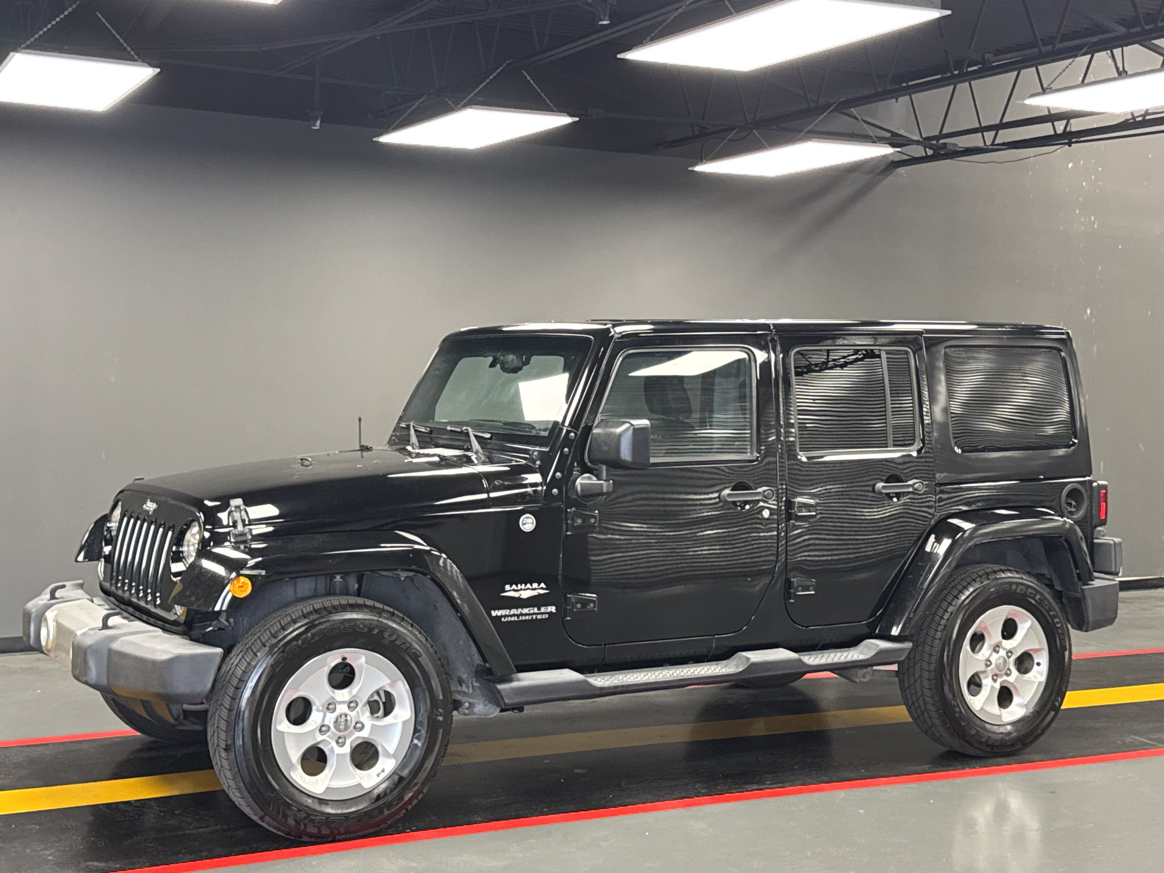 Used 2015 Jeep Wrangler Unlimited Sahara w/ Max Tow Package AWD/4WD image 1