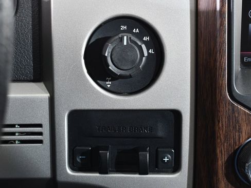 Used 2014 Ford F150 Lariat w/ Equipment Group 502A Luxury image 32