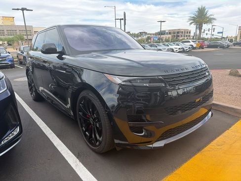 Used 2023 Land Rover Range Rover Sport SE Dynamic AWD/4WD image 2