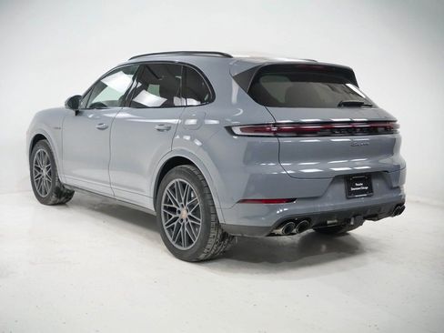 New 2026 Porsche Cayenne E-Hybrid image 3