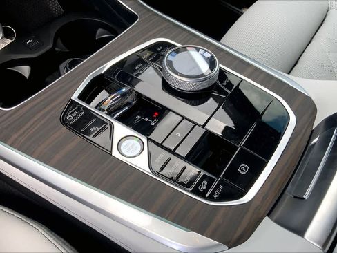 Used 2026 BMW X5 xDrive40i w/ Executive Package image 7