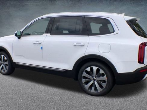 Used 2022 Kia Telluride EX w/ EX Premium Package image 16